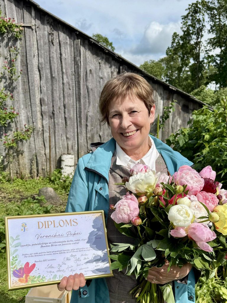 Ar cieņu un pateicību atvadāmies no mūsu direktores Veronikas Puķes
