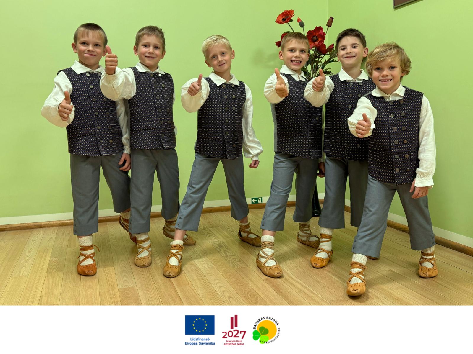 Jauni tautas tērpi deju kopai “Mēmelīte”!