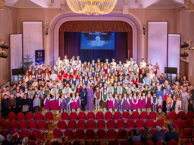“Mēs mājup nākam” — skaistākie koncerta mirkļi fotogrāfijās